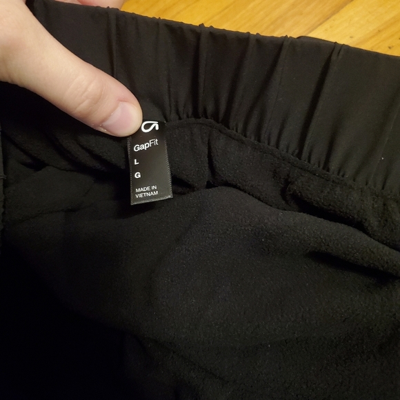 NWT GAP High Rise Fleece-lined pants. Black. Size L. 30" inseam. - Picture 7 of 11
